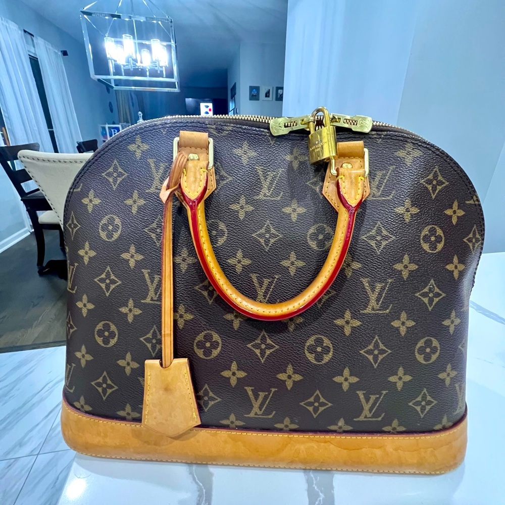 Louis Vuitton Alma M51130 Handbag